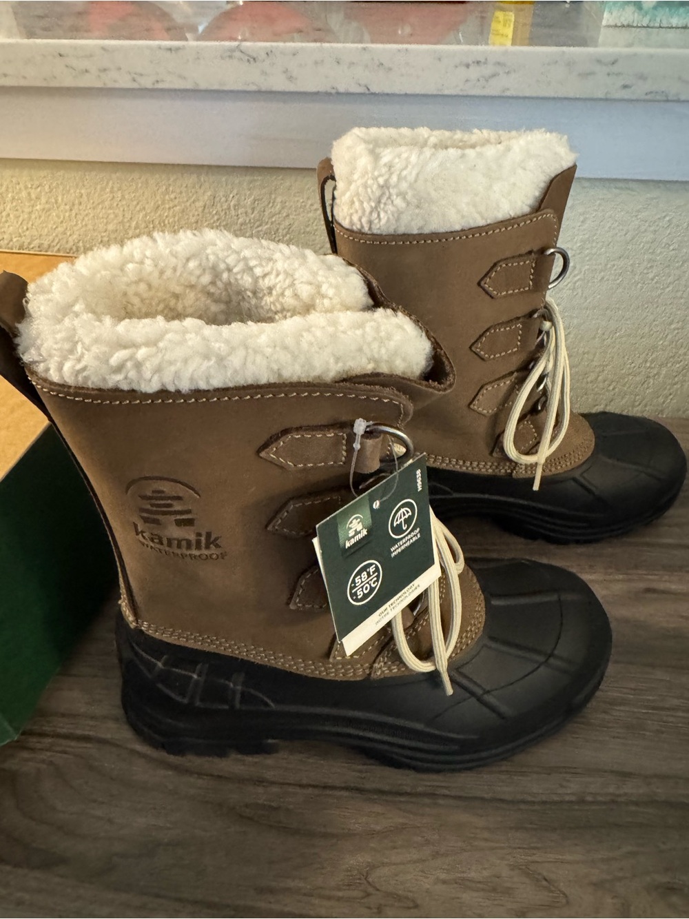 NIB Kamik (RET $89) Women's Alborg Pac Waterproof Insulated Nubuck Boots, size 6